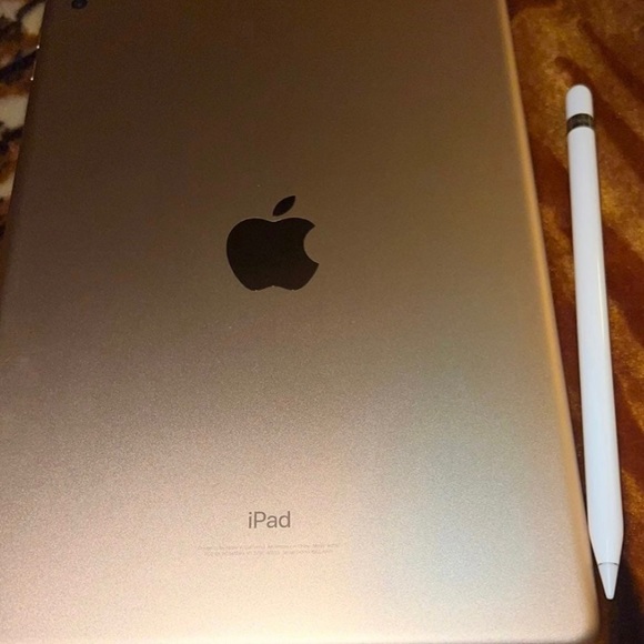 Generation 6 iPad - Picture 4 of 7